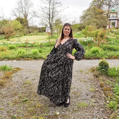 Crowded Faces crowded_faces_-_jersey_-_ainsleymakesthings